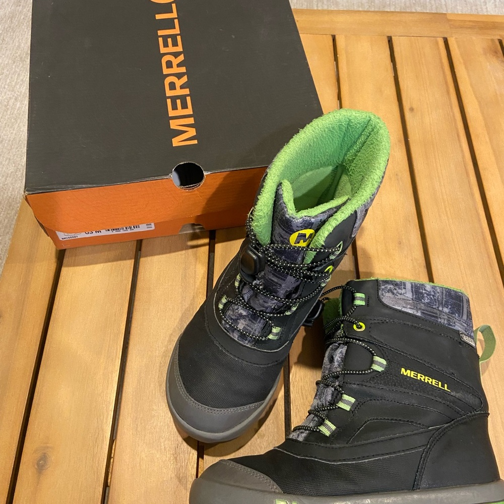 Merrell Winter / Snow Boots Size 3 (Kids)
